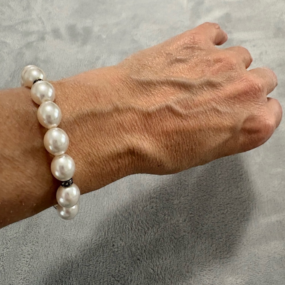 Chico's White Pearl Stretch Bracelet with Silver Accents